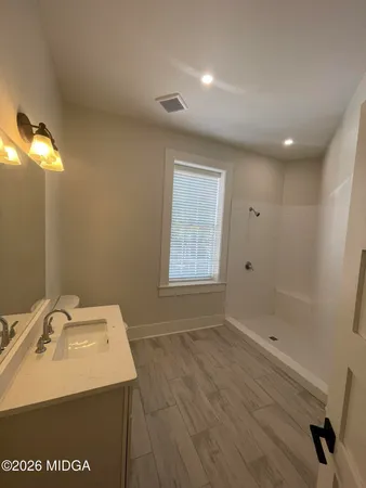 $1,400 | 843 Forsyth Street, Macon, GA 31201