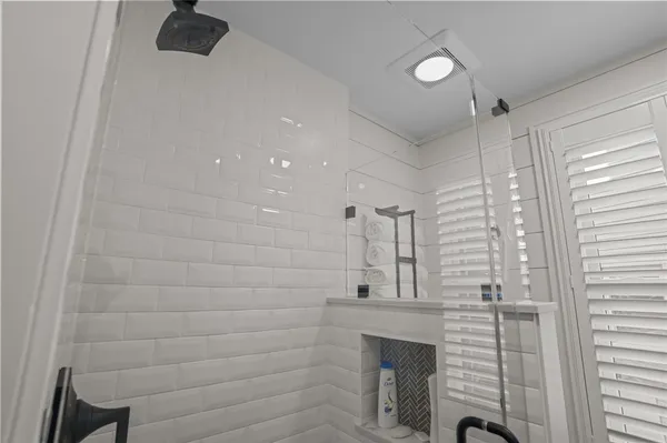 $3,500 | 8 Cross Street, Unit 1, Newport, RI 02840