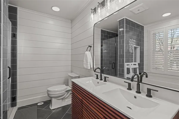 $3,500 | 8 Cross Street, Unit 1, Newport, RI 02840