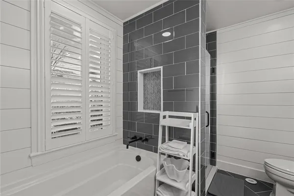 $3,500 | 8 Cross Street, Unit 1, Newport, RI 02840