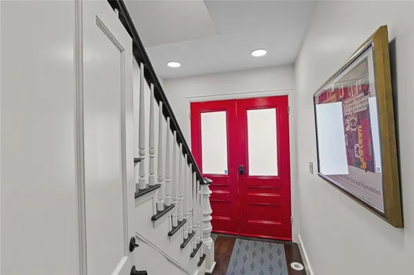 $3,500 | 8 Cross Street, Unit 1, Newport, RI 02840