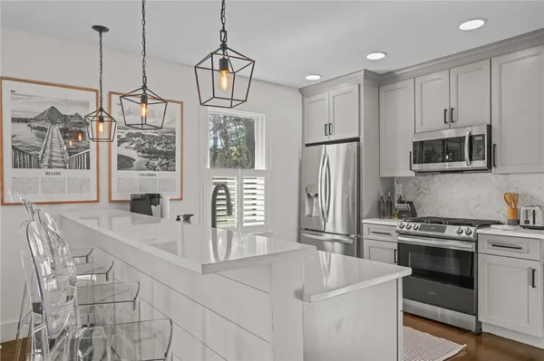 $3,500 | 8 Cross Street, Unit 1, Newport, RI 02840