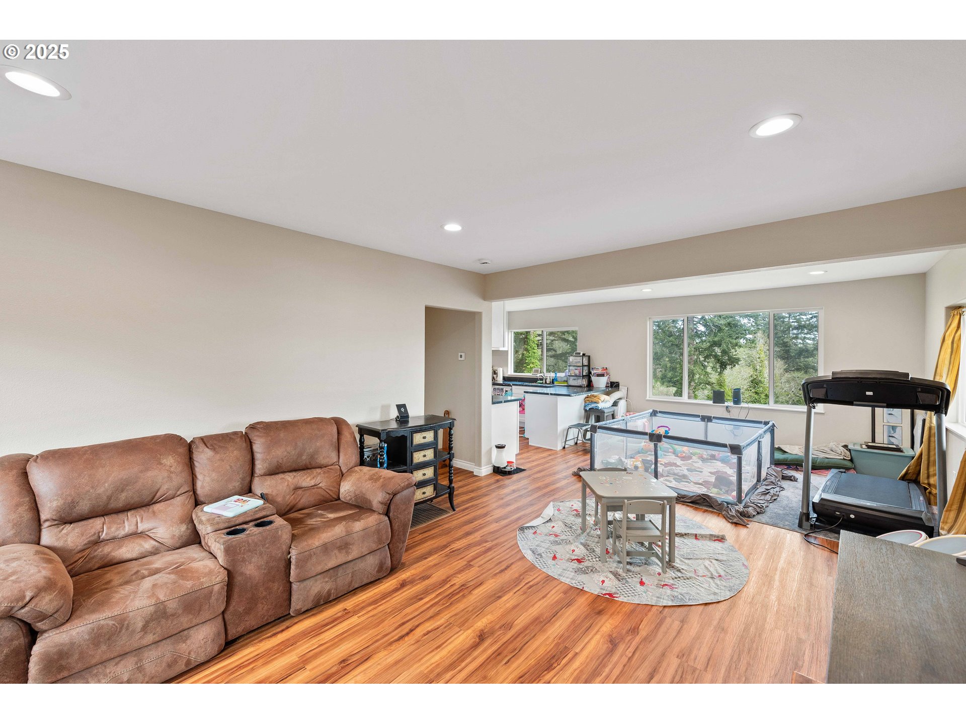 831 South 11th Street Coos Bay, OR 97420 - Photo 4 of 28 Dining Area