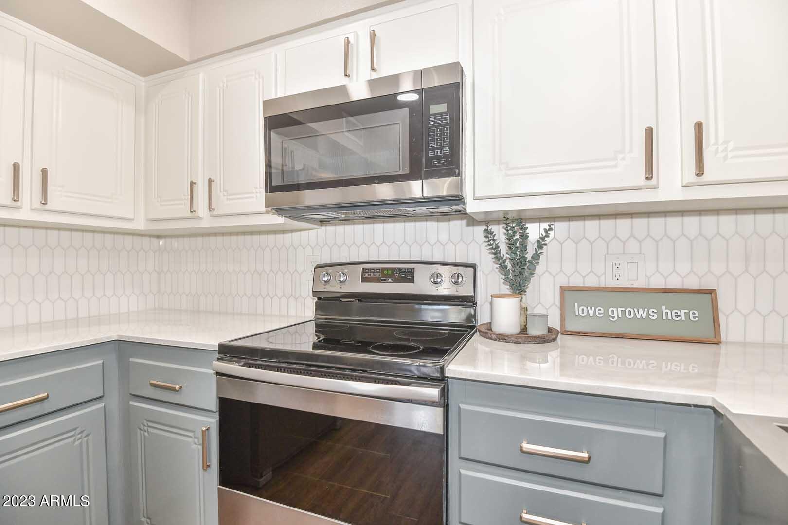 2434 West Kathleen Road Phoenix, AZ 85023 - Photo 2 of 31 Kitchen-Range