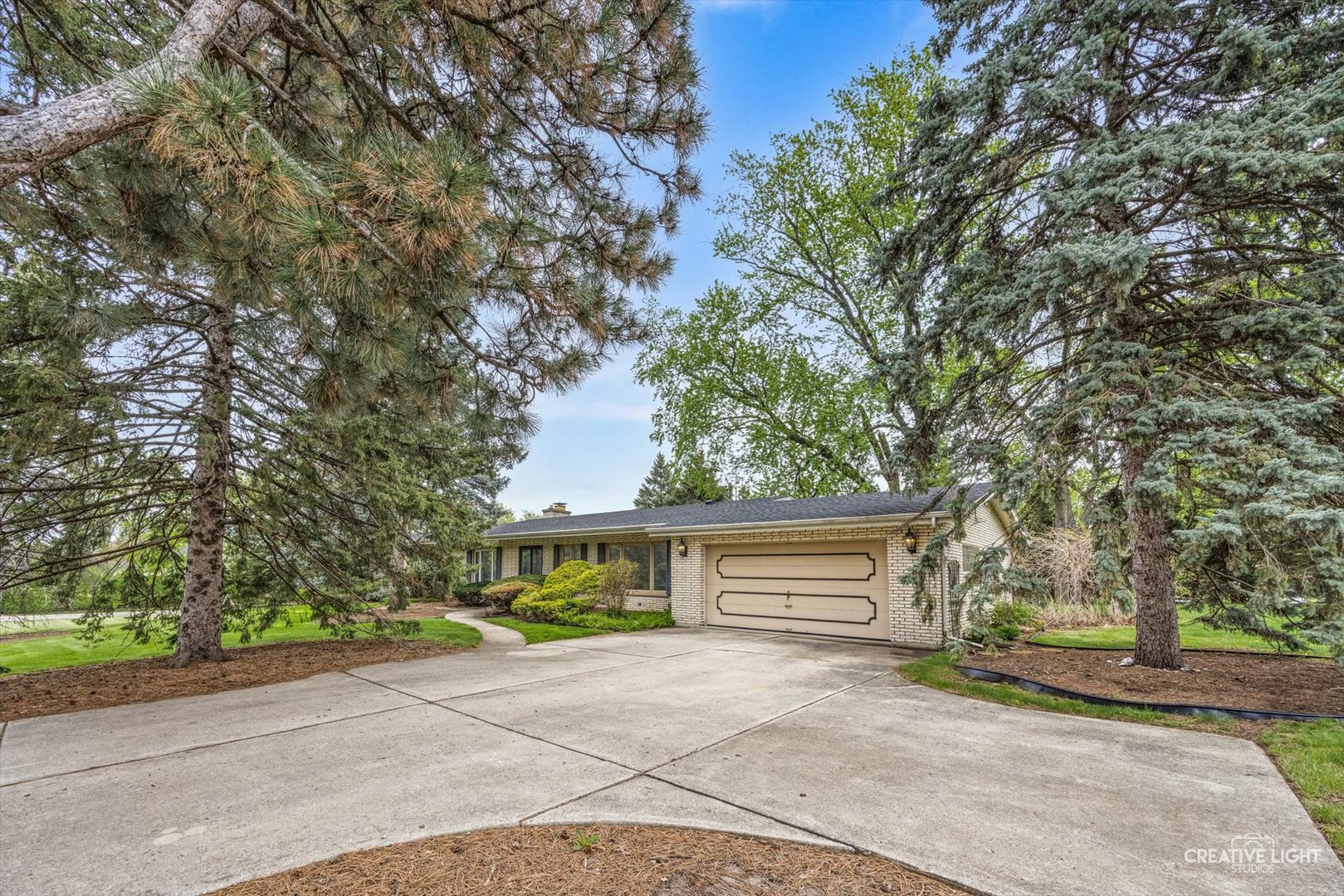305 South Lambert Road Glen Ellyn, IL 60137 - Photo 2 of 38