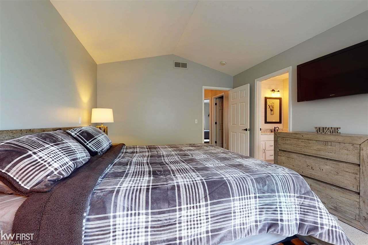 447 Otter Run Road Holly, MI 48442 - Photo 22 of 55 50014329-21.JPG