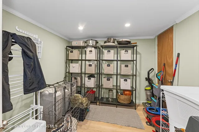 a view of a livingroom with furniture