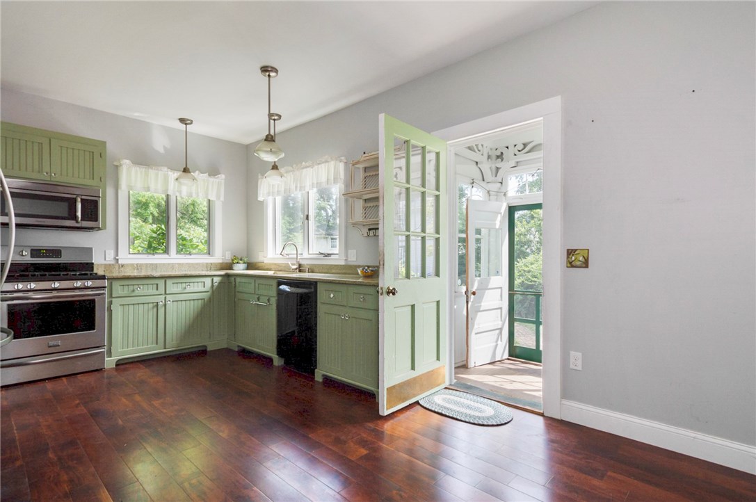 20 Mariner Heights Westerly, RI 02891 - Photo 7 of 21