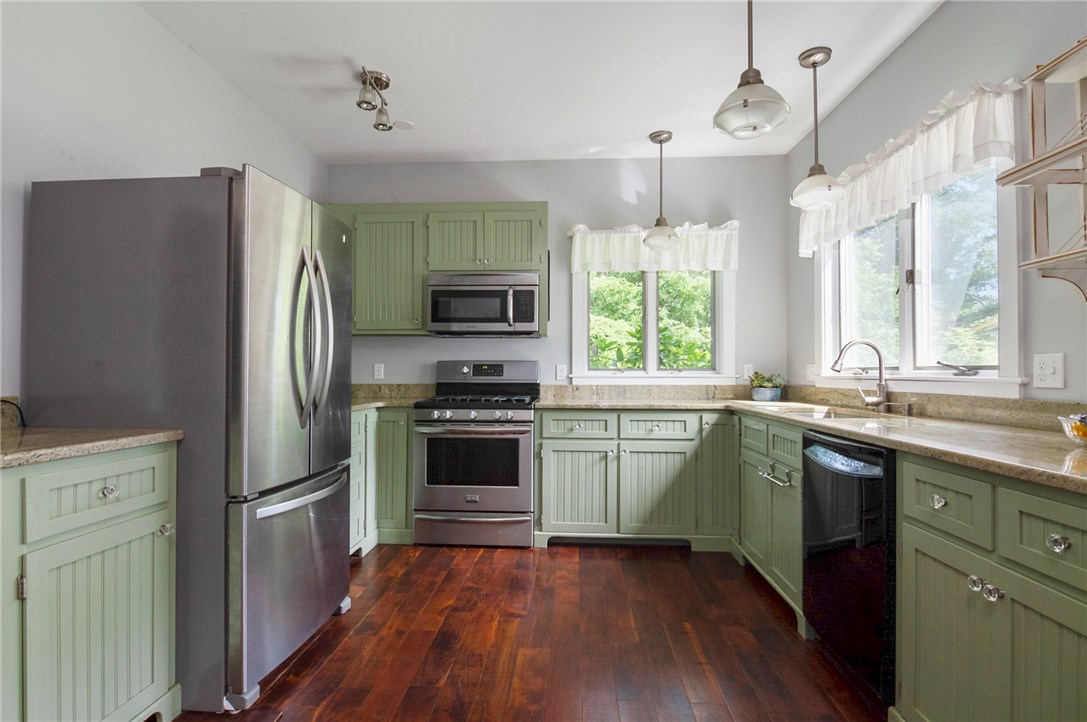 20 Mariner Heights Westerly, RI 02891 - Photo 8 of 21