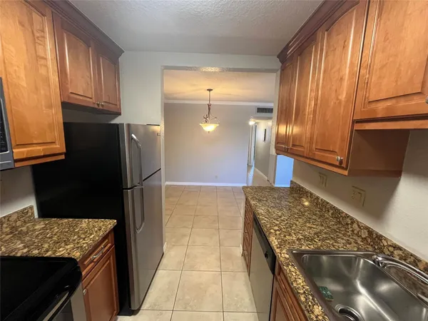 $1,850 | 2020 Northeast 56th Street, Unit 208, Fort Lauderdale, FL 33308