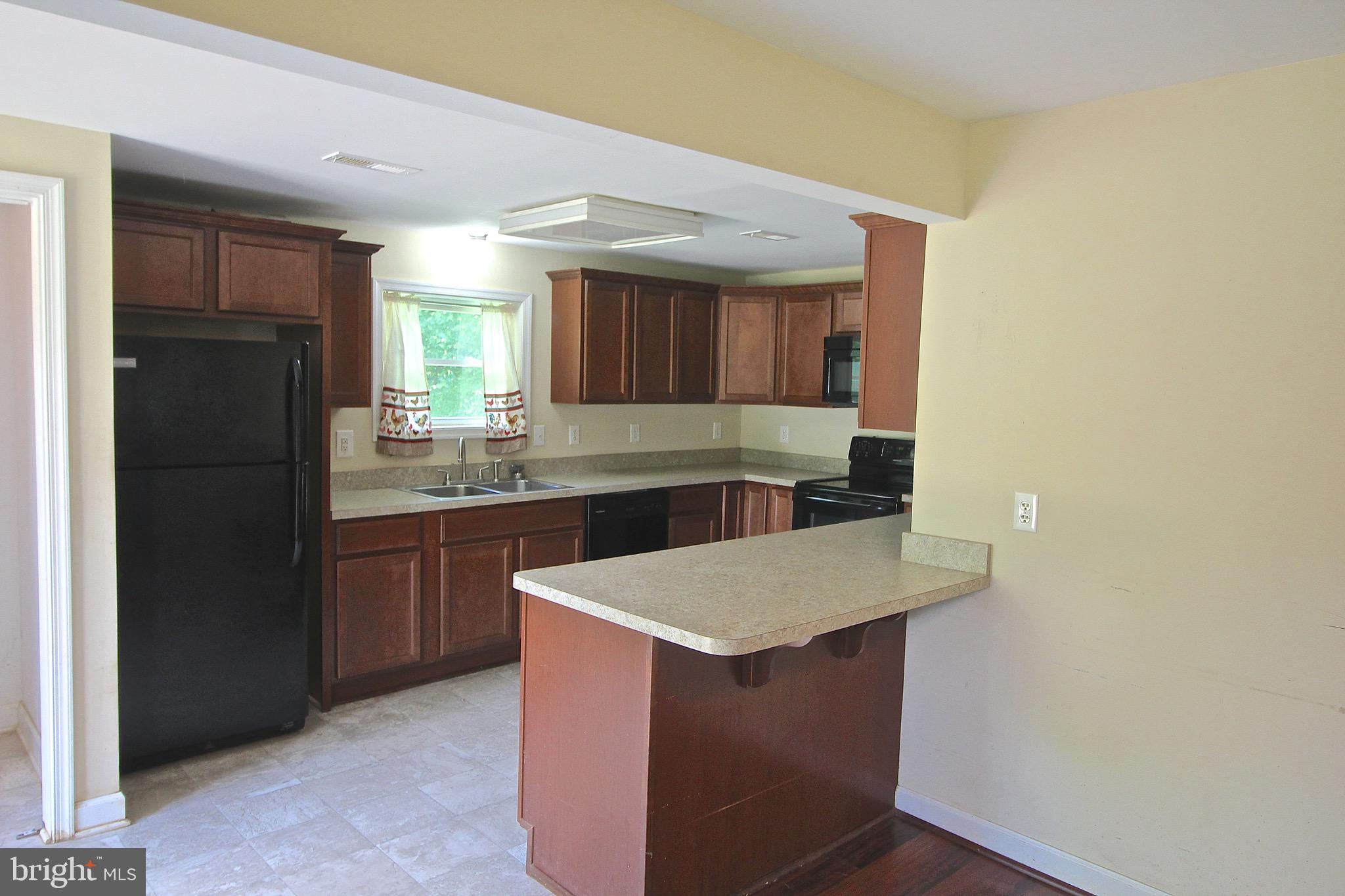 323 Goodwin Store Road Louisa, VA 23093 - Photo 5 of 15 Open concept kitchen