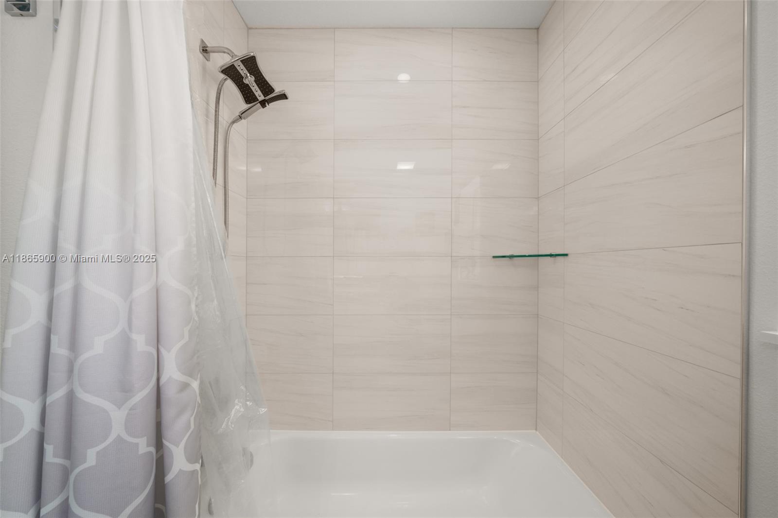 5810 Columbus Boulevard Sebring, FL 33872 - Photo 27 of 49 a close up of a shower