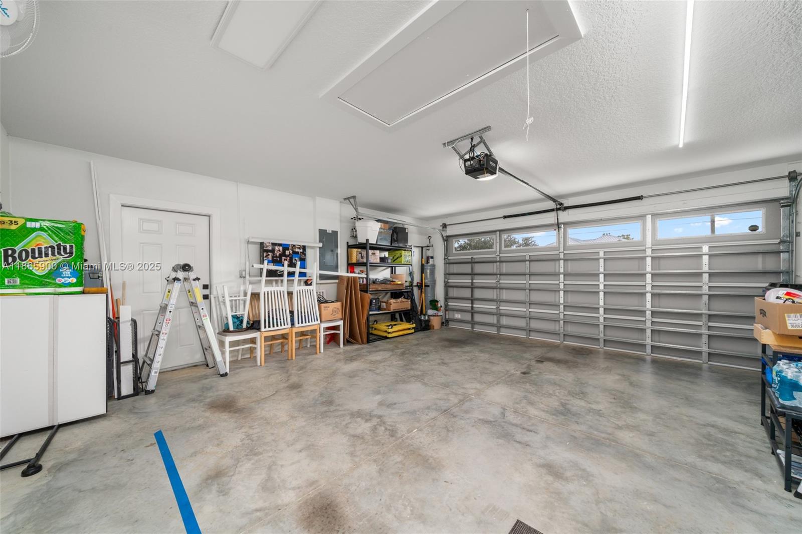 5810 Columbus Boulevard Sebring, FL 33872 - Photo 34 of 49 a view of a garage with furniture