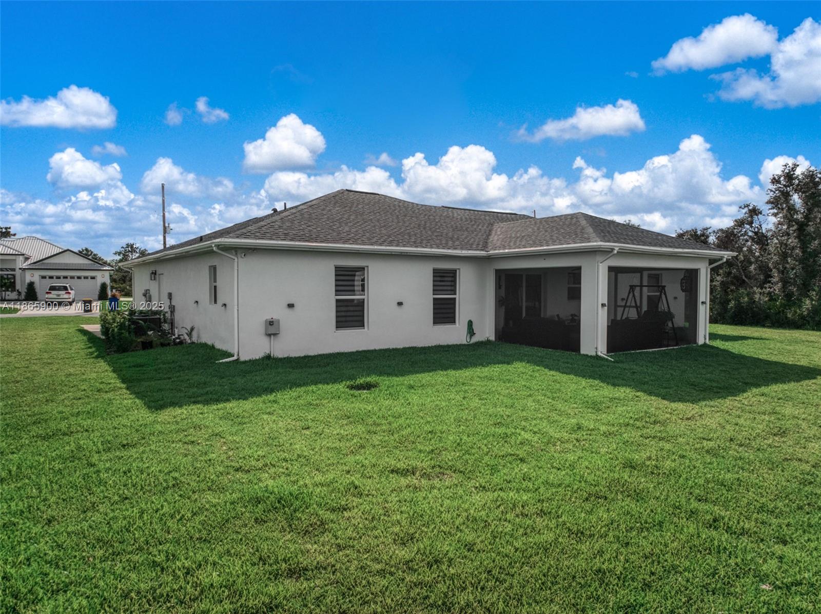5810 Columbus Boulevard Sebring, FL 33872 - Photo 37 of 49 a view of a house with backyard
