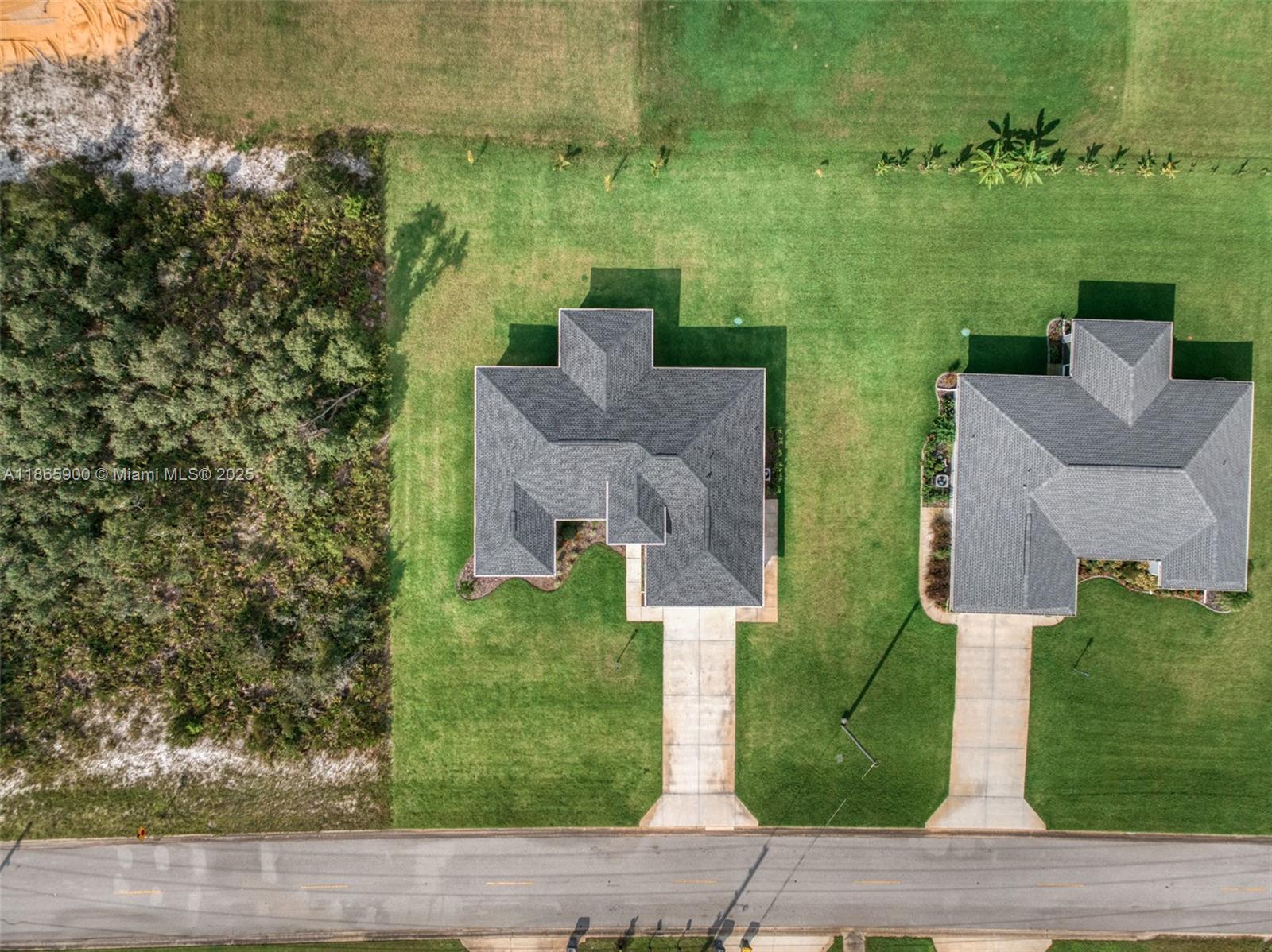 5810 Columbus Boulevard Sebring, FL 33872 - Photo 49 of 49 an aerial view of a house with outdoor space