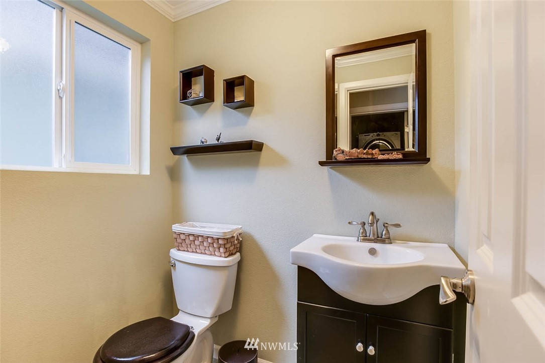 16304 145th Avenue Southeast Renton, WA 98058 - Photo 15 of 24 Gallery Image 15