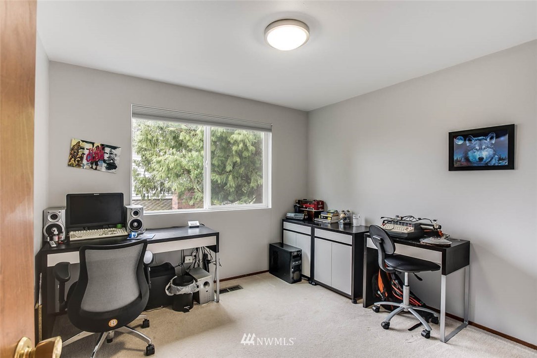 16304 145th Avenue Southeast Renton, WA 98058 - Photo 20 of 24 Gallery Image 20