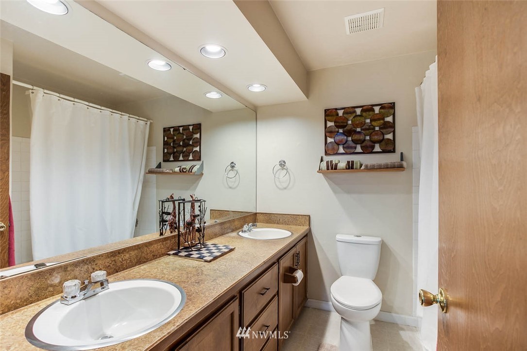 16304 145th Avenue Southeast Renton, WA 98058 - Photo 21 of 24 Gallery Image 21