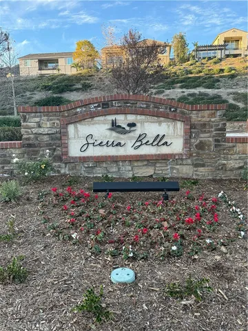 $1,035,000 | 2690 Santa Fiora Drive, Corona, CA 92882