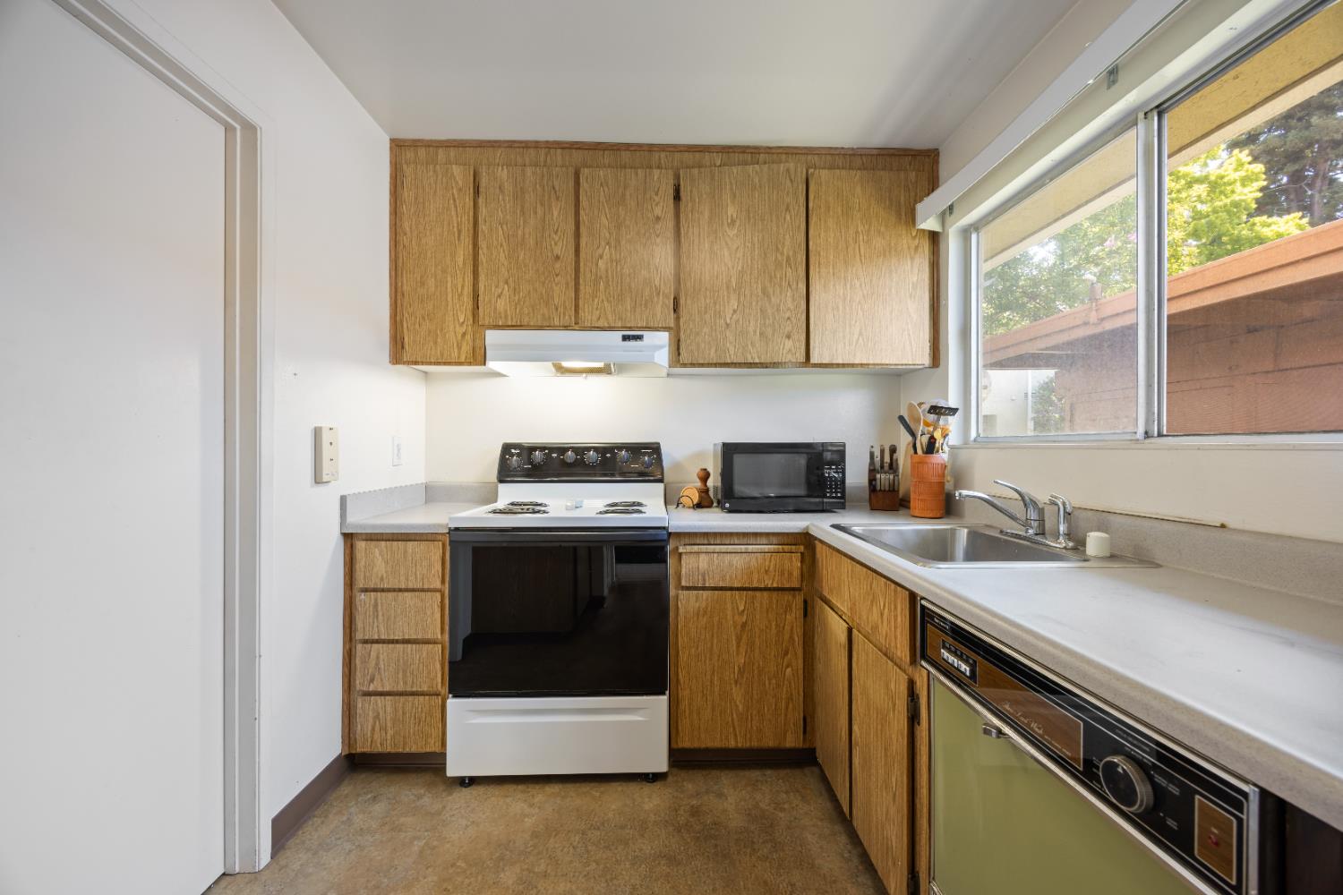 4533 Capewood Terrace Fremont, CA 94538 - Photo 17 of 46