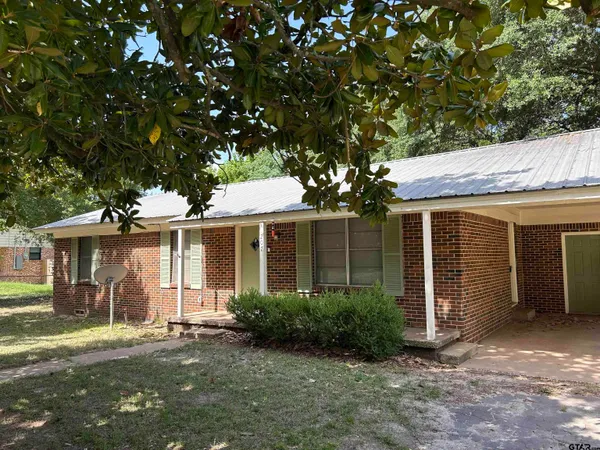 $1,675 | 207 Betts Drive, Lindale, TX 75771
