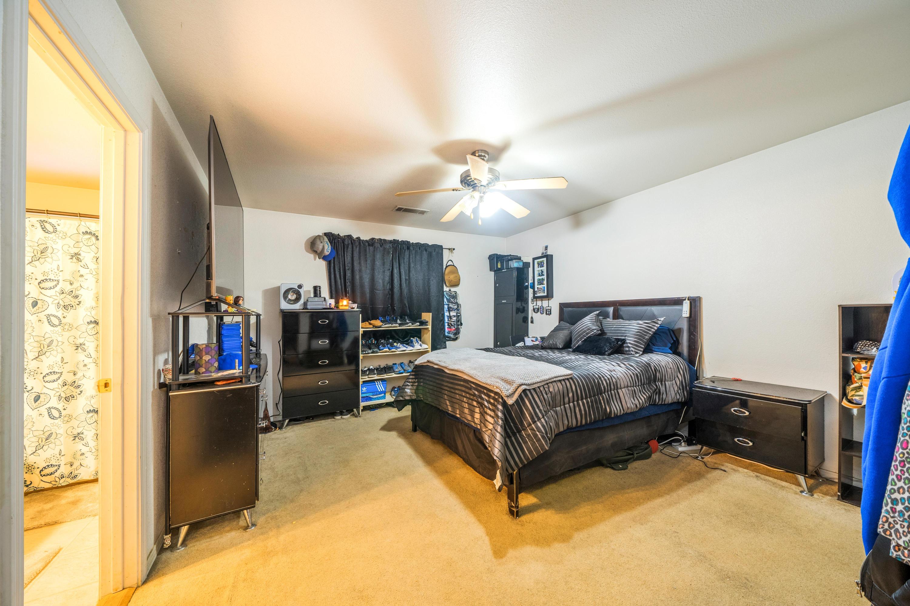 14715 Ravine Road Redding, CA 96003 - Photo 8 of 14 Master Bed