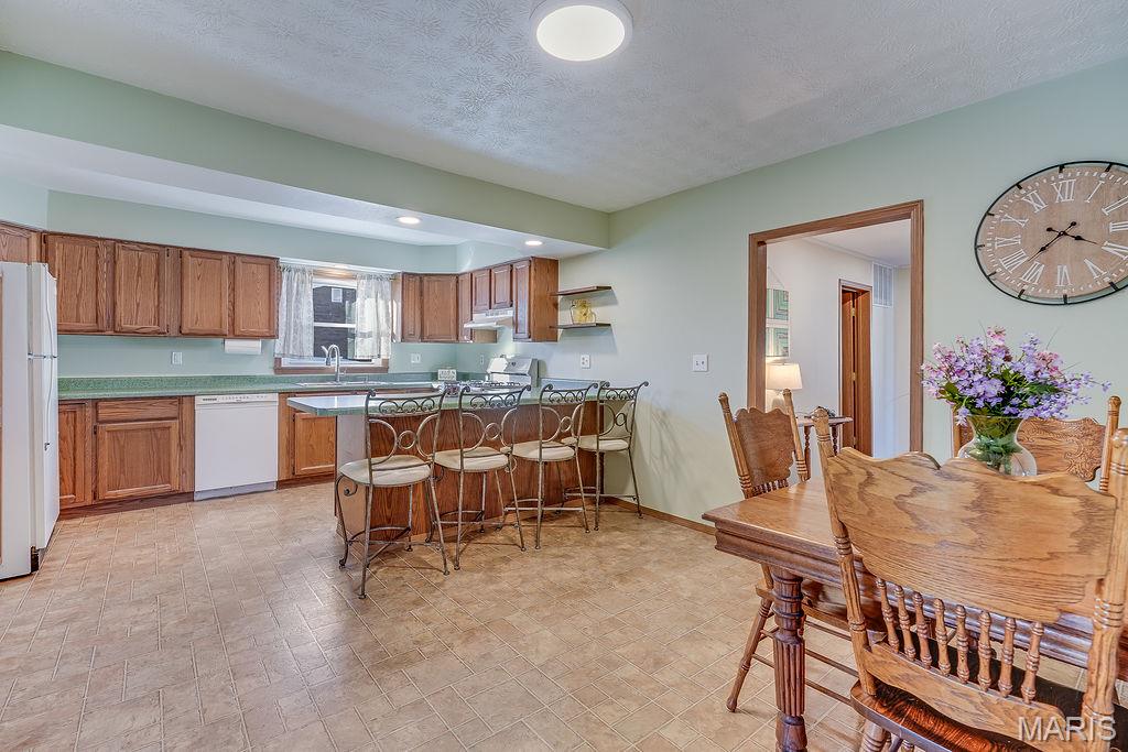 812 West Mill Street Staunton, IL 62088 - Photo 16 of 36