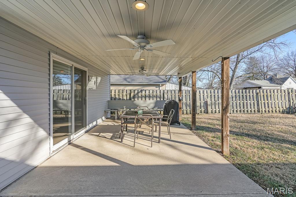 812 West Mill Street Staunton, IL 62088 - Photo 31 of 36