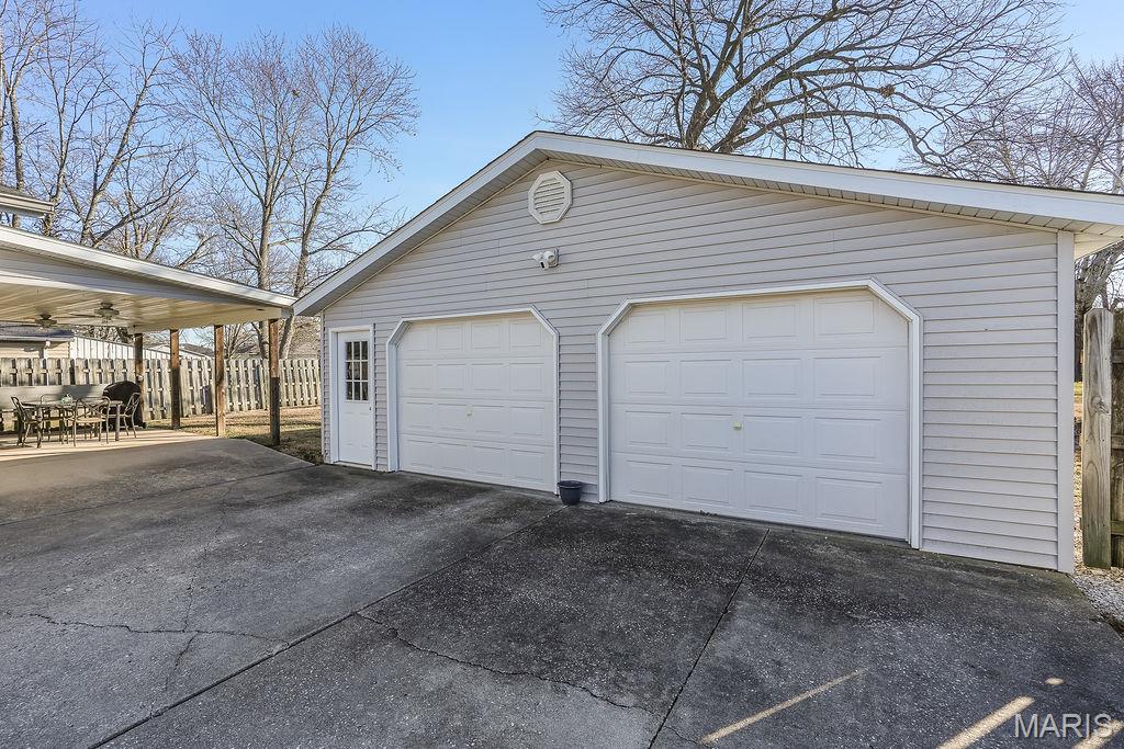 812 West Mill Street Staunton, IL 62088 - Photo 34 of 36