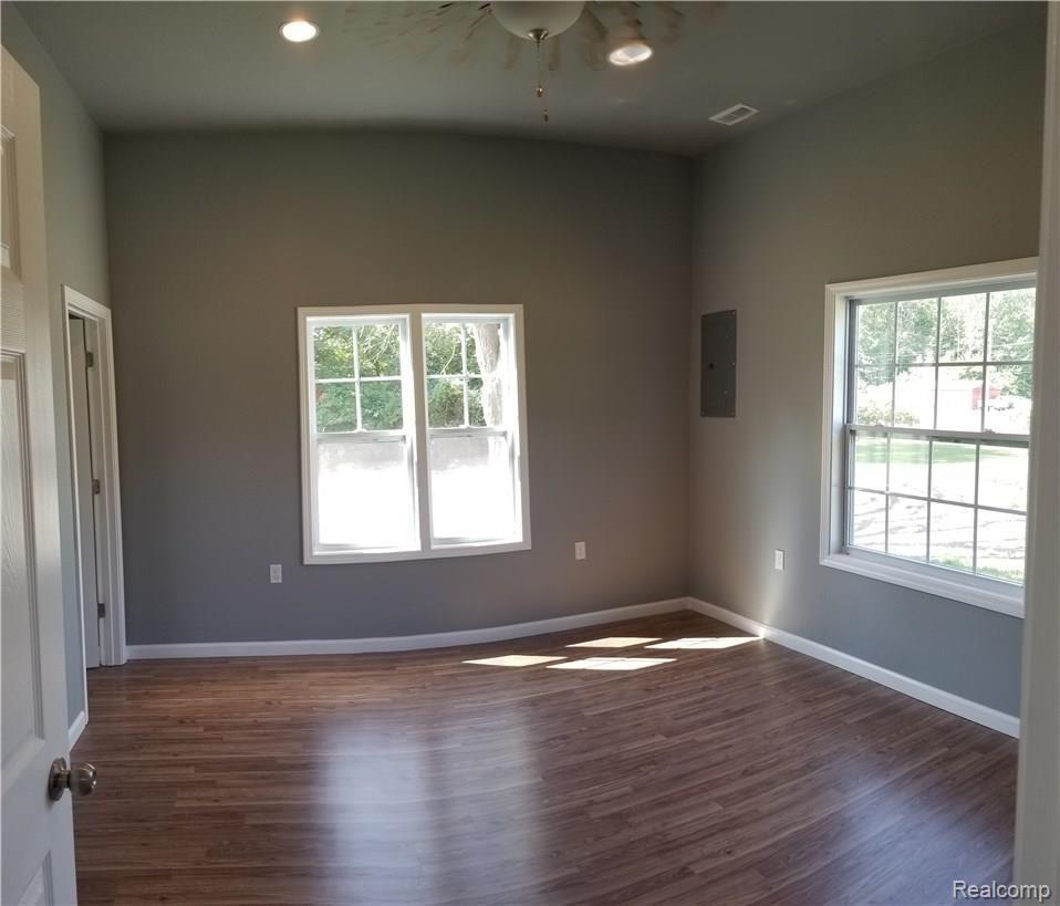 43409 Willow Road Belleville, MI 48111 - Photo 6 of 38 20180813_111426.jpg