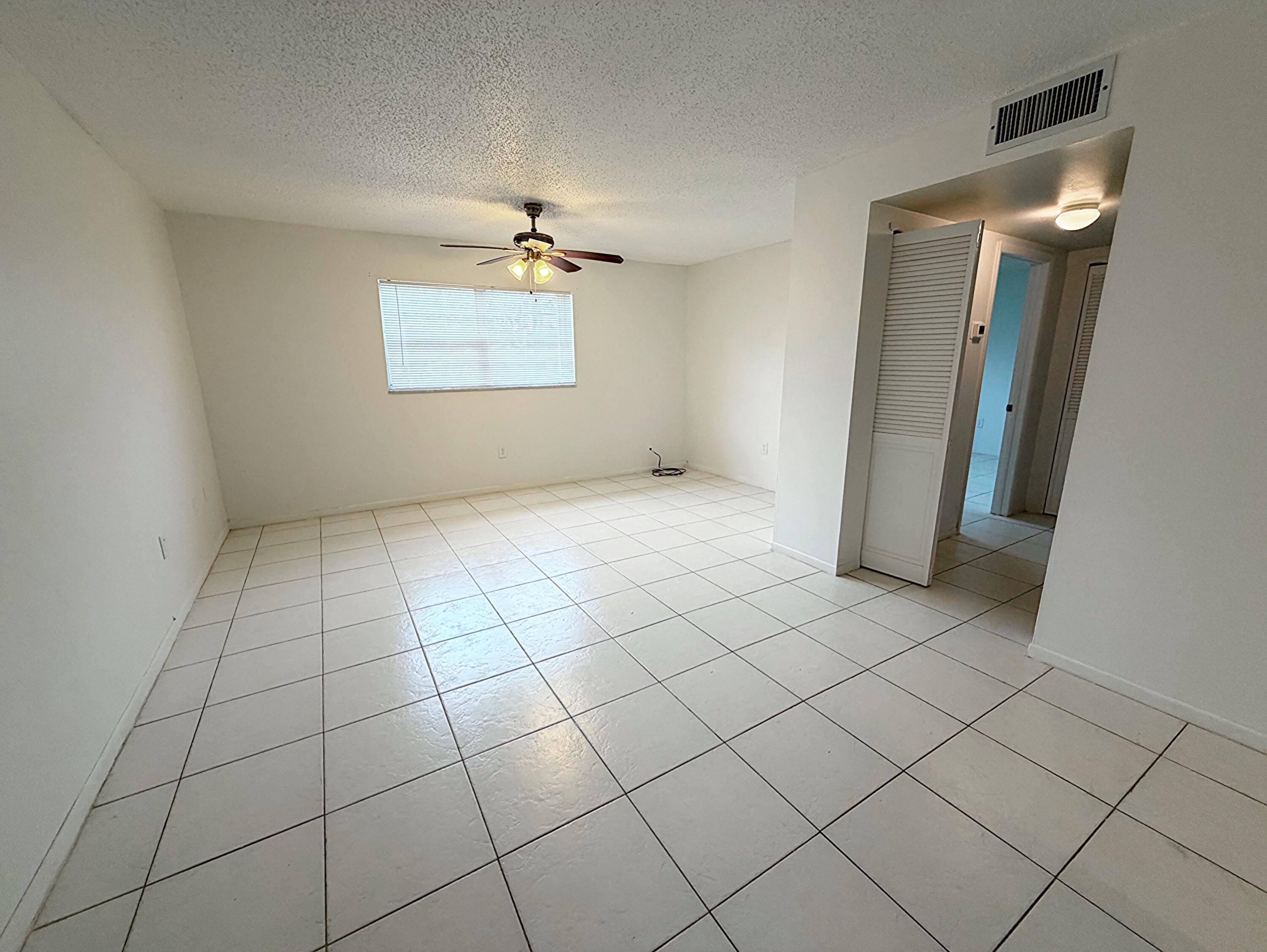 650 Southwest 2nd Avenue, Unit 2480 Boca Raton, FL 33432 - Photo 6 of 26 Living area