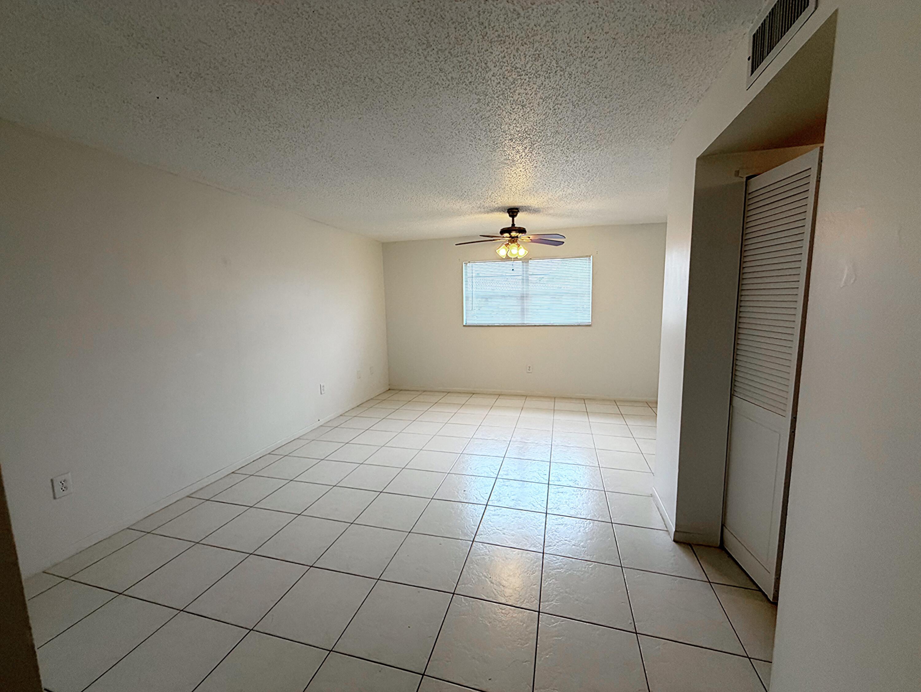 650 Southwest 2nd Avenue, Unit 2480 Boca Raton, FL 33432 - Photo 7 of 26 Living area (3)