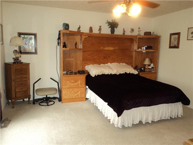 5071 Minnis Road Springfield, TN 37172 - Photo 10 of 20 Large Owners Suite with Newly tiled bath - double vanities-walk in closet!