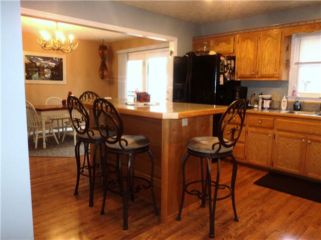 5071 Minnis Road Springfield, TN 37172 - Photo 3 of 20 Island and pantry!