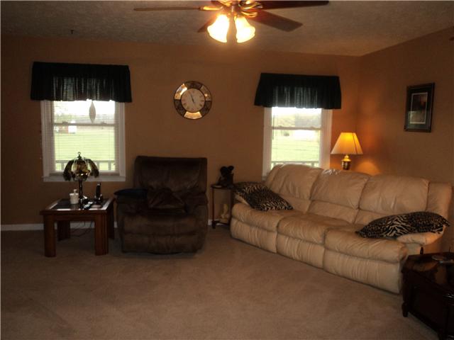 5071 Minnis Road Springfield, TN 37172 - Photo 7 of 20 Freshly Painted!