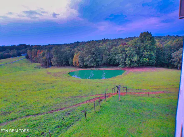 $645,000 | 1139 Deer Lodge Highway, Sunbright, TN 37872