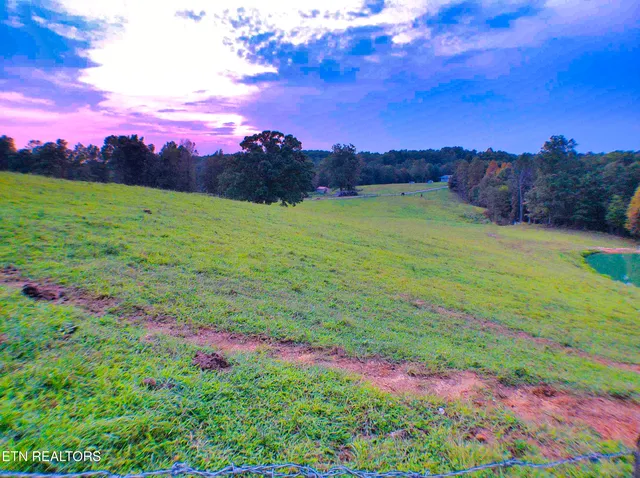 $645,000 | 1139 Deer Lodge Highway, Sunbright, TN 37872