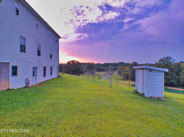 $645,000 | 1139 Deer Lodge Highway, Sunbright, TN 37872