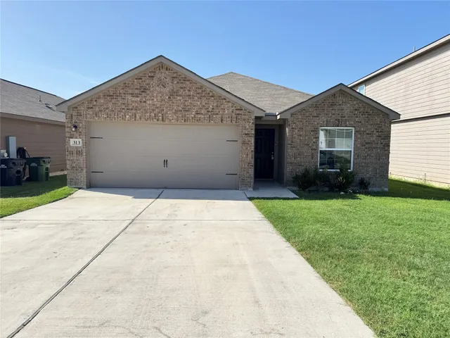 $1,525 | 313 Crescent Park Drive, Jarrell, TX 76537
