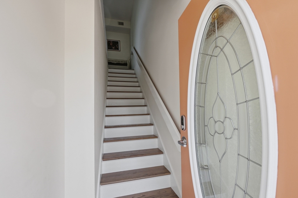 60 Pointe Rok Drive, Unit 60 Worcester, MA 01604 - Photo 3 of 42