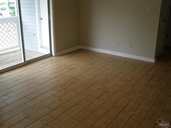 $145,000 | 601 East Burgess Road, Unit E3, Pensacola, FL 32504