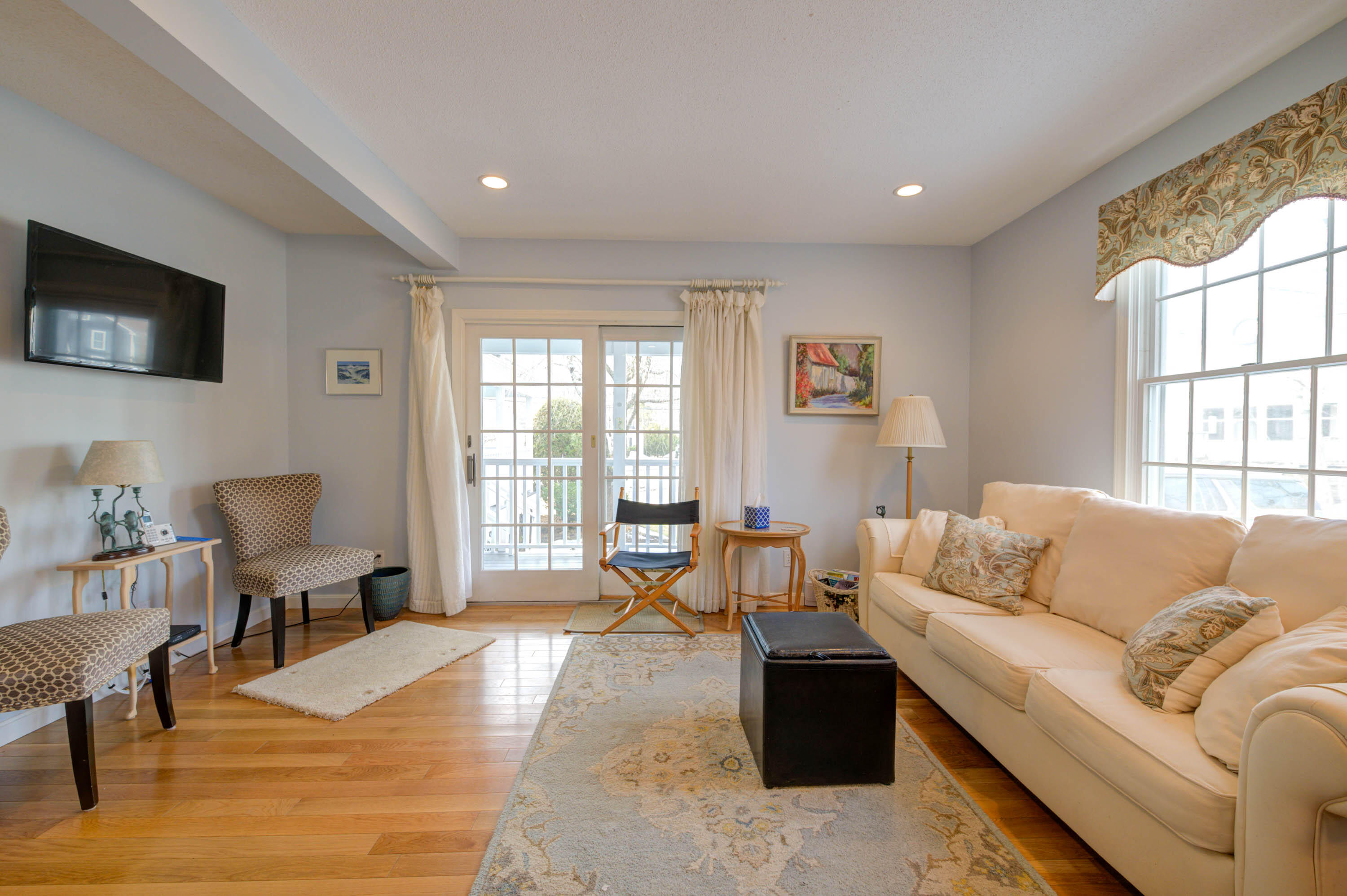 327 Shore Road, Unit 2 Ogunquit, ME 03907 - Photo 4 of 18 pic-7