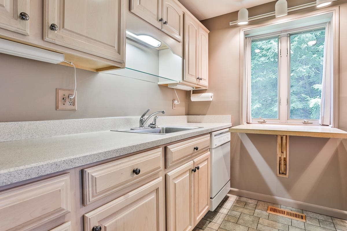 3 Duchess Road Nashua, NH 03063 - Photo 5 of 26 Gallery Image 5