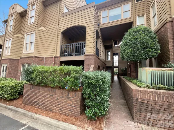 $265,000 | 1101 East Morehead Street, Unit 33, Charlotte, NC 28204