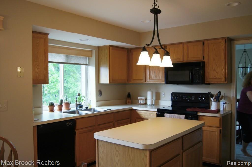 Kitchen with Extended Window 