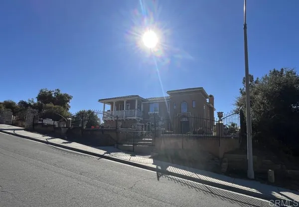 $1,275,000 | 303 Amparo Drive, Escondido, CA 92025