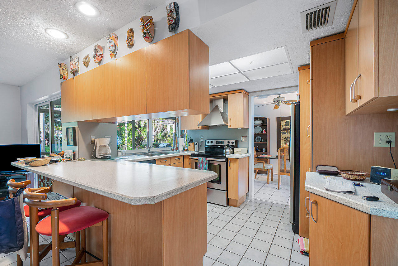 1299 Southwest 14th Street Boca Raton, FL 33486 - Photo 5 of 10 006-1299SW14thSt-BocaRaton-FL-small