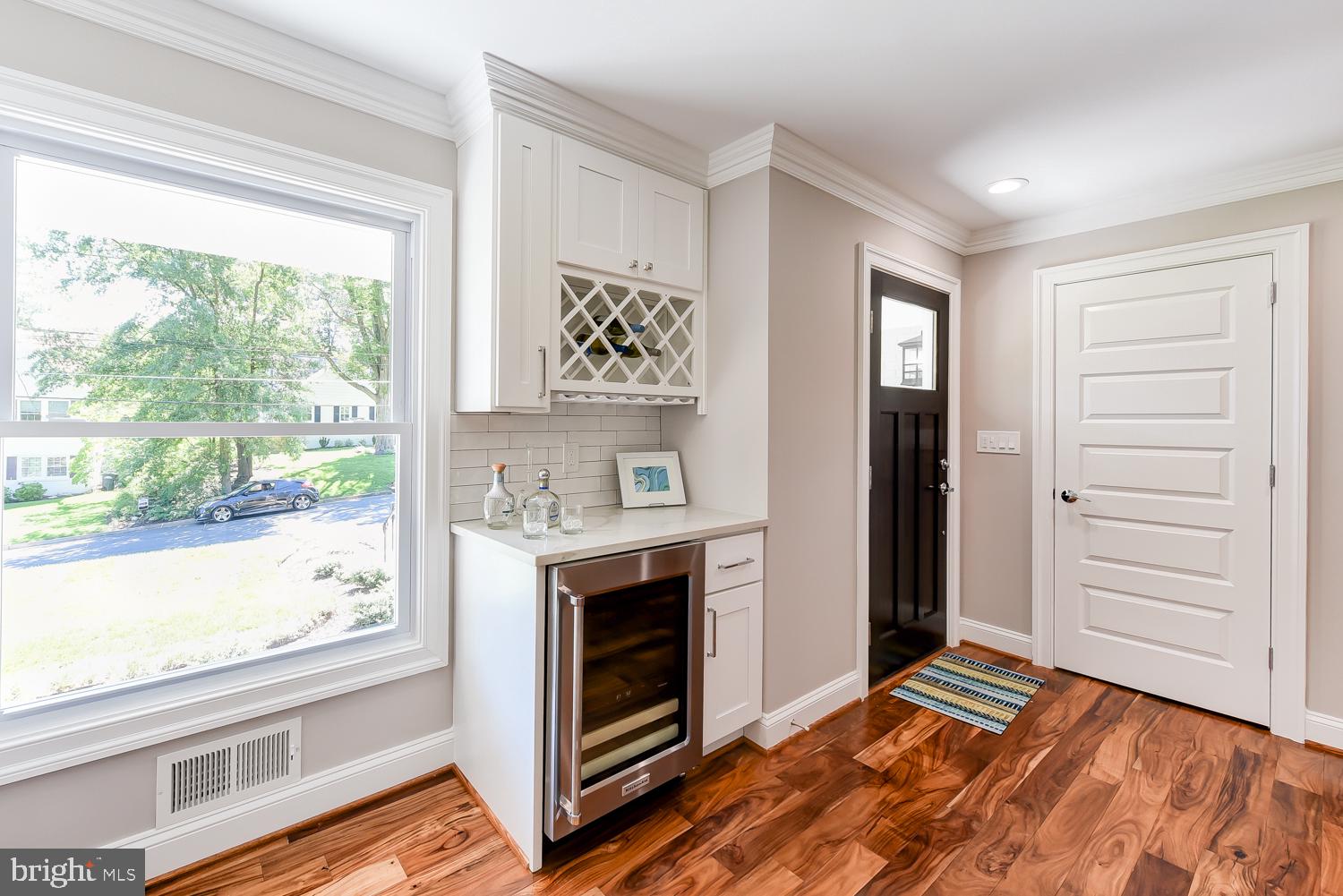 6210 Arkendale Road Alexandria, VA 22307 - Photo 6 of 31 Entry