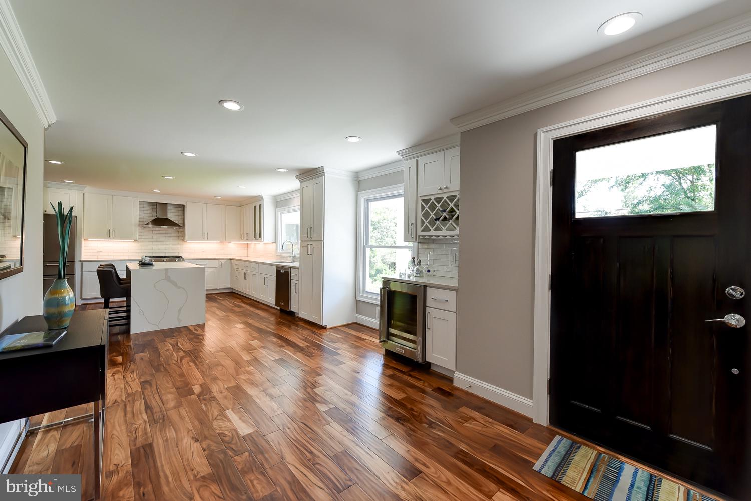 6210 Arkendale Road Alexandria, VA 22307 - Photo 7 of 31 Entry