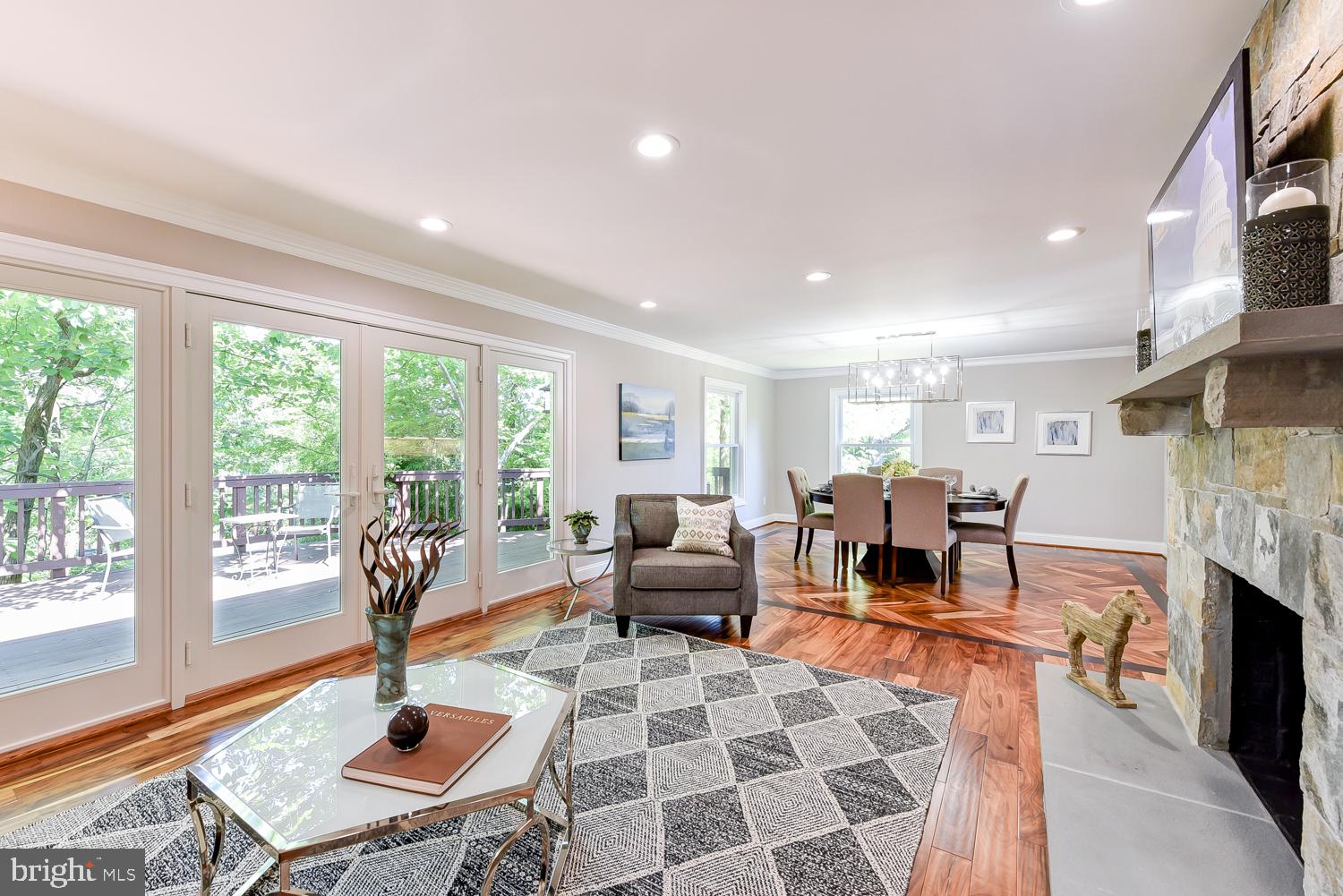 6210 Arkendale Road Alexandria, VA 22307 - Photo 9 of 31 Living Room
